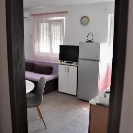 Dvije Palme Apartment