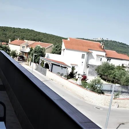 Dvije Palme Apartment *